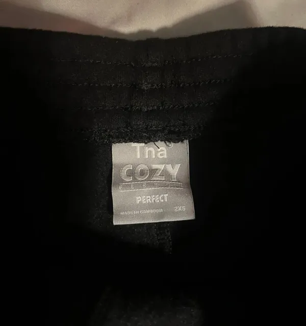 Aritzia TNA Black Shorts - Image 2