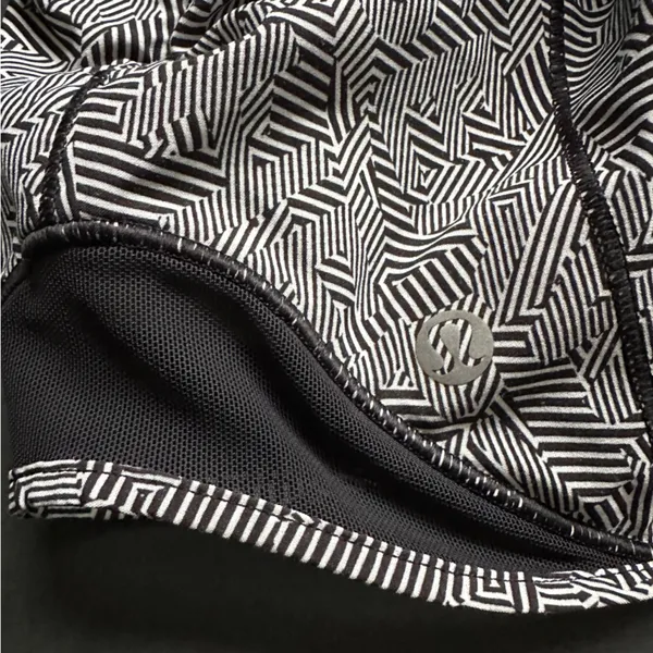 Lululemon - Hotty Hot shorts 4 Tall - Image 2