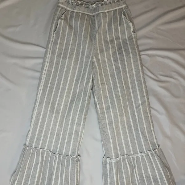 Gray Striped Ruffle Cropped Bell Bottom Linen Pants - XS - Image 8