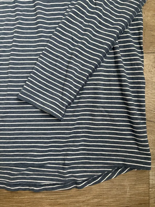 Lululemon Emerald Long Sleeve In Blue and White Sz 8 - Image 6