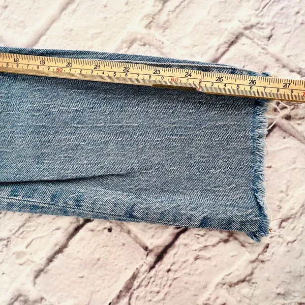 Madewell Jeans Women's Size 24 Light Wash High Rise Raw Hem The Perfect Vintage - Image 9