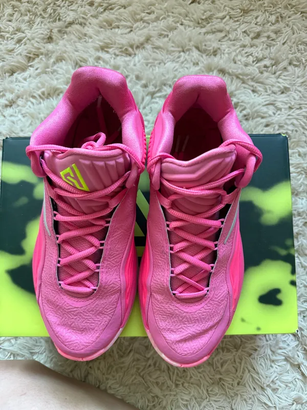 Giannis Freak Nike Basketball Shoes - Image 4