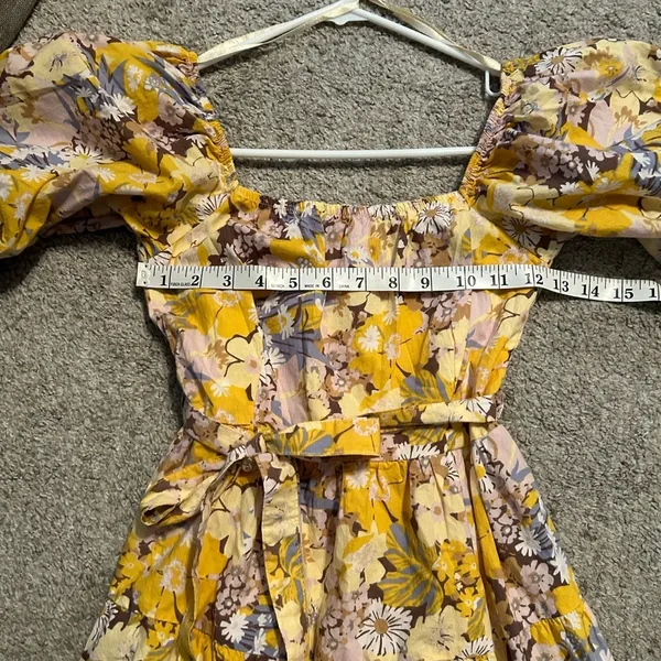 Sim & Sam Yellow Floral Puff Sleeve Tiered Mini Dress Smocked‎ Back XS - Image 4