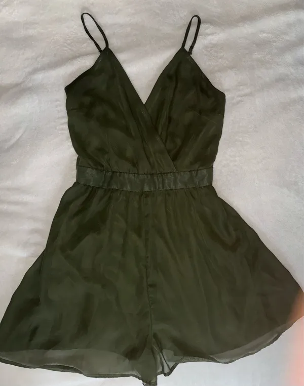 Charlotte Russe Romper Olive Green - Image 2