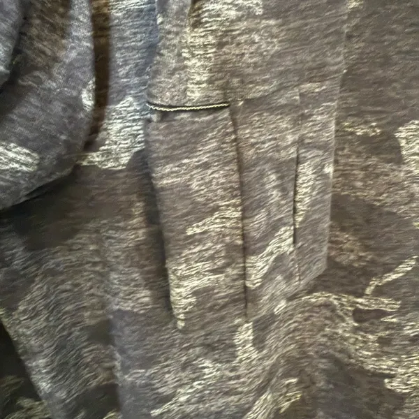 Lululemon grey camo long sleeve athletic shirt size 8 - Image 8