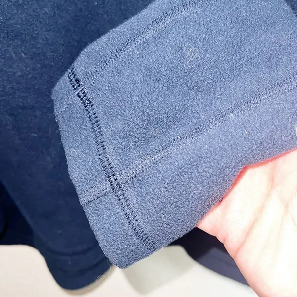 Patagonia Women's Navy Blue Quarter Zip Fleece - Image 4