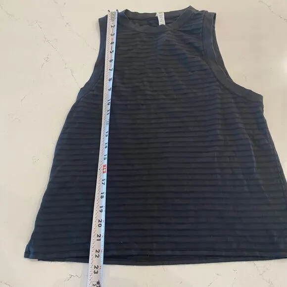 Lululemon‎ Black Tank Top Workout Shirt Size 6 - Image 7