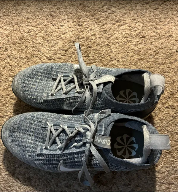 Grey Nike Vapormax - Image 3