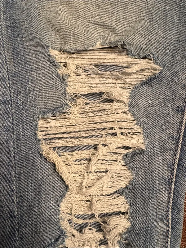 American Eagle Ne(x)t Level Stretch Distressed Skinny Jeans light wash Size 6 - Image 5