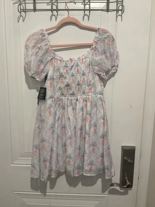 Celebrity Pink Bridgerton puff sleeve floral dress - Image 3