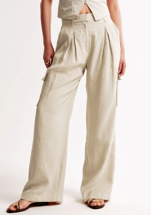 Abercrombie Drapey Tailored Lightweight Wide-Leg Trousers Tan 26 Short - Image 2