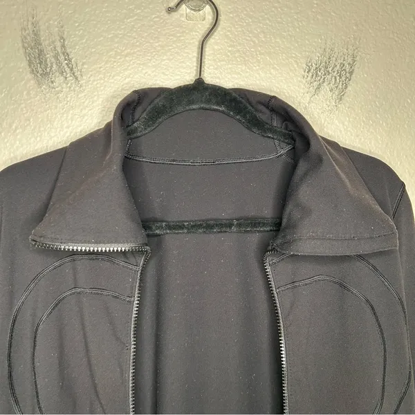 AS IS Lululemon In Stride Jacket Black 12 - Image 3