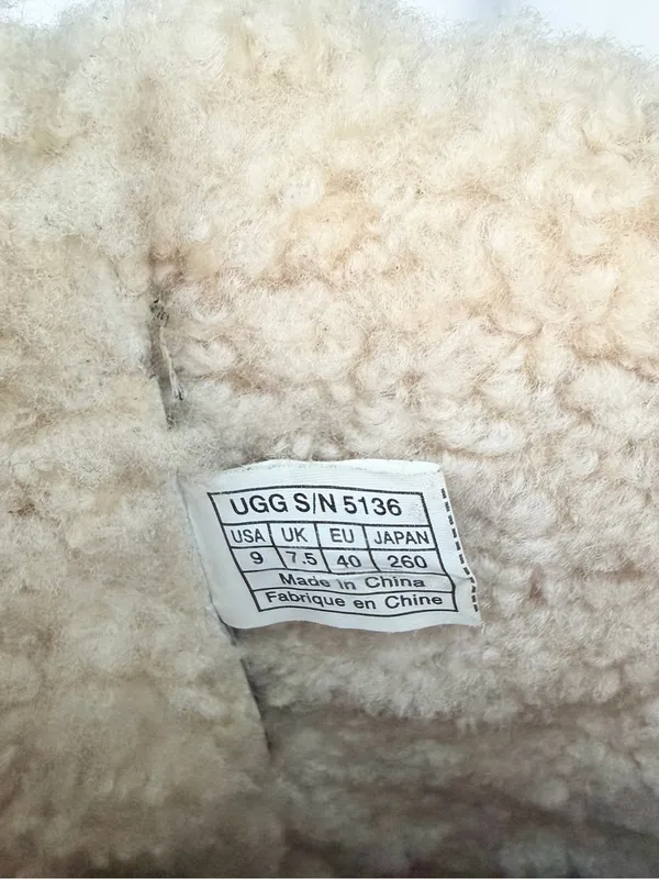 UGG AUSTRALIA COVE S/N 5136 SUEDE LEATHER GENUINE SHEEPSKIN Boots Size 9 Women’s - Image 12