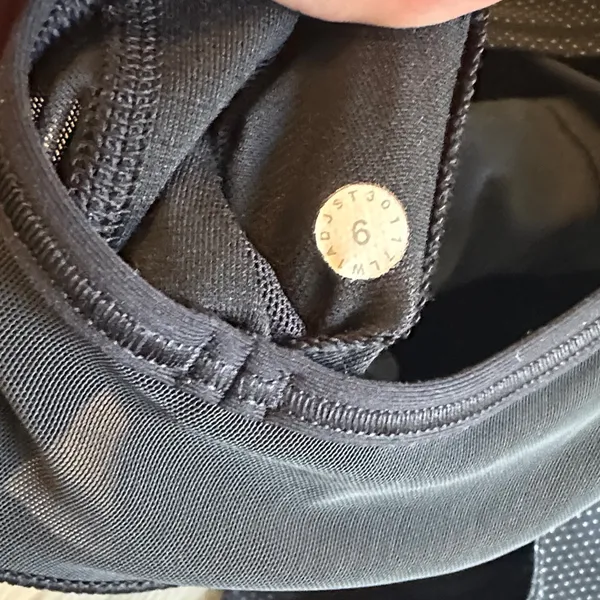 Lululemon 6‎ Pushing Limits Black Racerback Workout Lounge Yoga Casual Tank Top - Image 6
