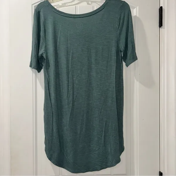 Maurice’s 24/7 Green Short Sleeve Tee Women’s Small - Image 6