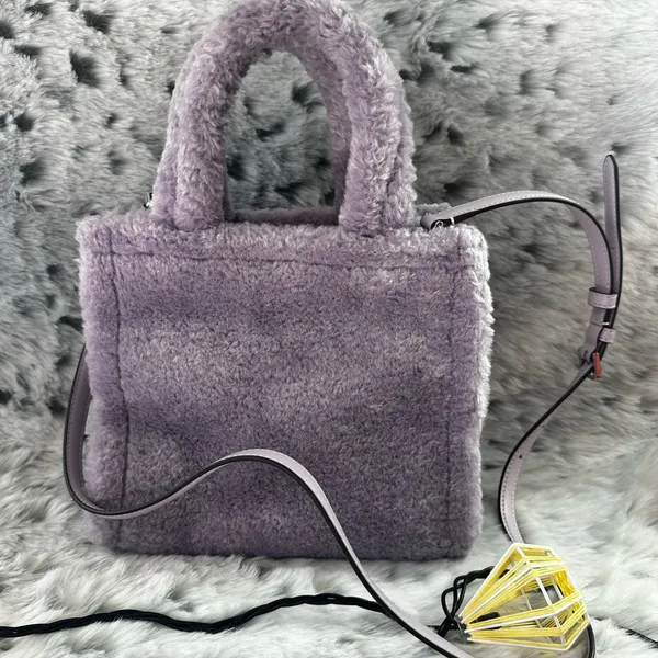 kate spade ellie Faux Fur Tote Bag purple - Image 4