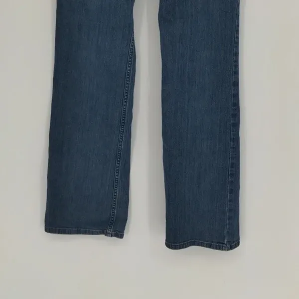 Duluth Trading Women's Medium Wash Bootcut Jean‎ Size 8 - Image 13