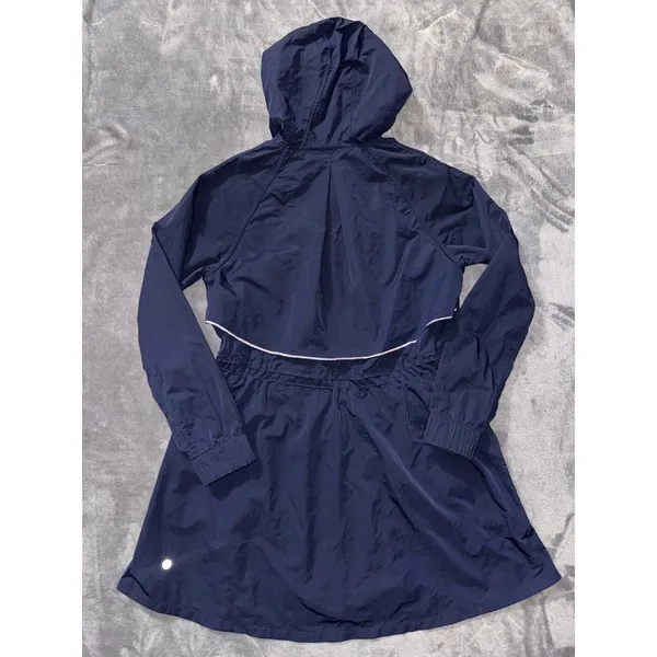 Lululemon Women's Pack & Glyde Hooded Jacket Windbreaker Navy Blue Size 4 - Image 8