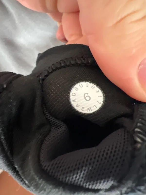 Lululemon Sports Bra Black - Image 4