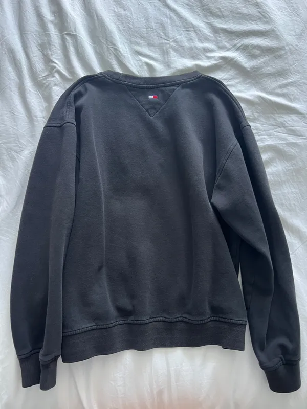 Black Tommy Hilfiger golf crewneck - Image 3