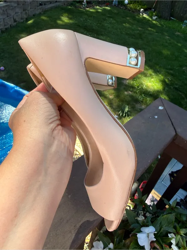 Karl Lagerfeld Paris Nude Beige Open Toe Gold Leather Pearl Block Heels - 8 8M - Image 7