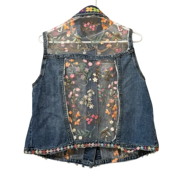Denim Embroidered Floral Sleeveless Vest Women Size Medium Bohemian Hippie‎ - Image 2