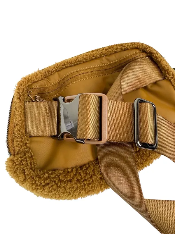 Lululemon Everywhere Belt Bag‎ 1L Fleece Burnt Caramel Sherpa - Image 6