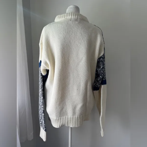 Vintage ‘90s Wrangler Marceau Collection Ivory & Navy Blue Pullover Sweater - Image 4