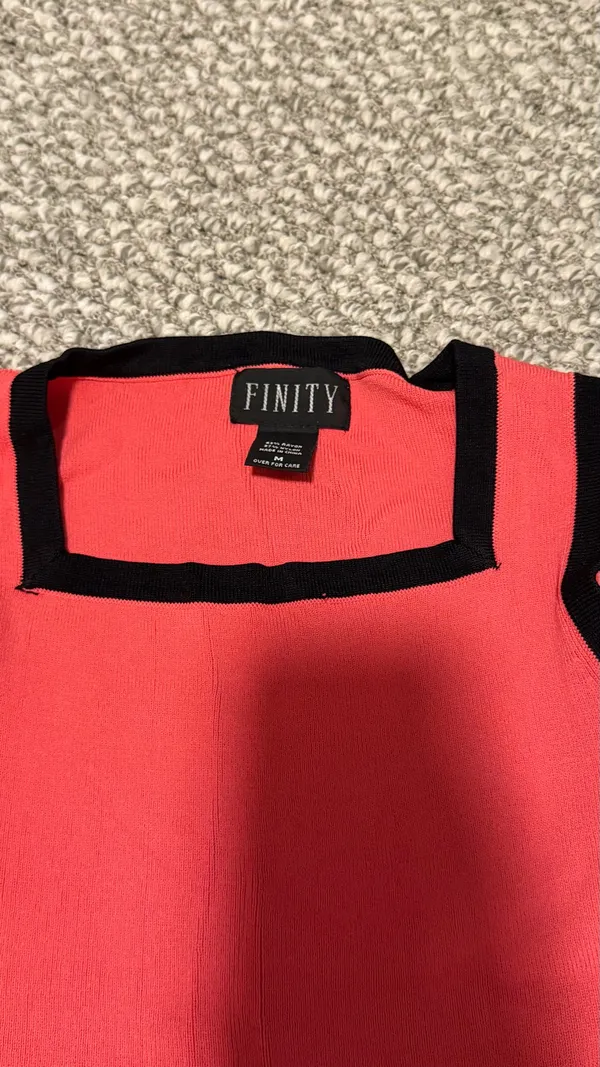 Finity Coral Sleeveless Tank with Black Trim - Medium - Image 2