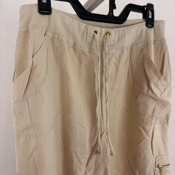 Zenergy by Chico’s beige cargo capri pants - Image 2