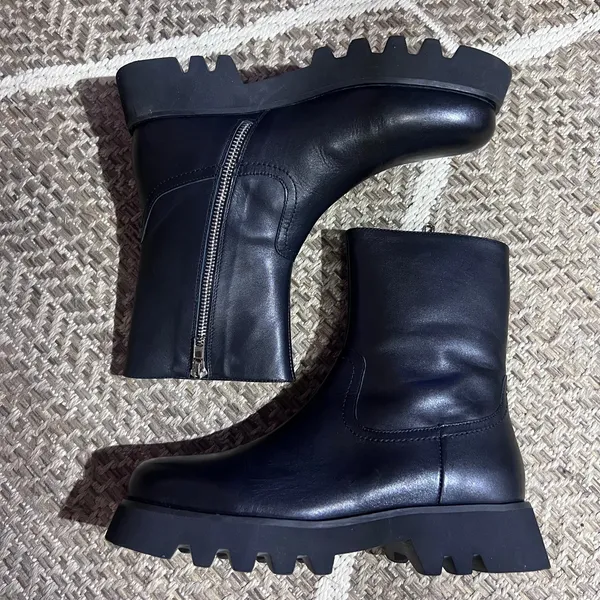 Tony Bianco ISA Blackcomo Leather Lug Sole Boot Sz 7 - Image 3