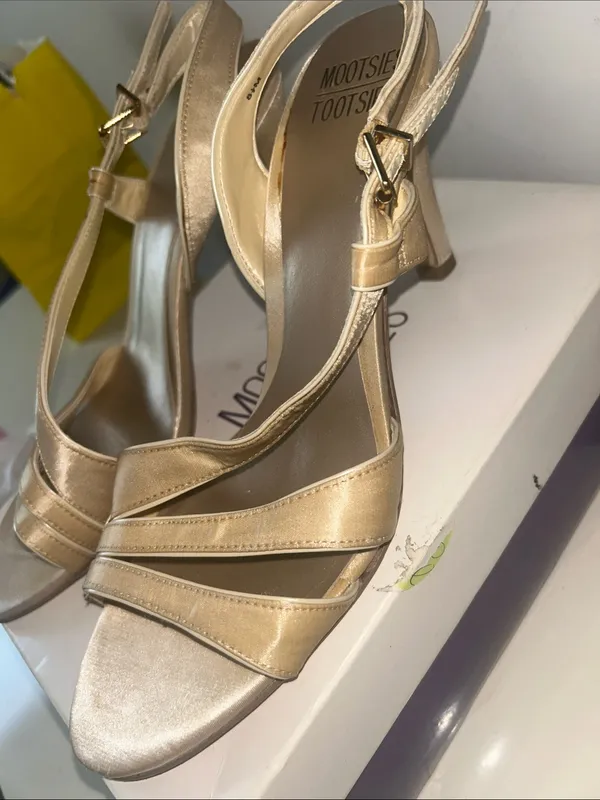 Mootsies Tootsies Vintage Phantom Champagne Strappy Leather Slingback Heels - Image 4