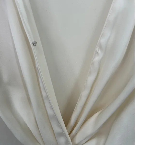 Theory Revolve Ivory Soft Satin LS Twist Blouse V-Neck‎ Long Sleeve Top Size 6 - Image 5