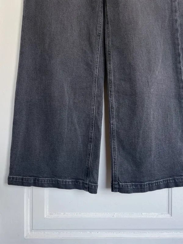 GAP • High Rise Stride Wide-Leg Jeans in Washed Black trouser regular inseam - Image 8