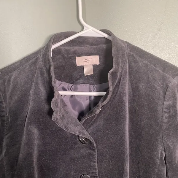 LOFT‎ Velvet Blazer Grey size 4 business casual - Image 4