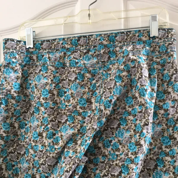 FINAL MARKDOWN Ladies Oleg Cassini Sport Shorts (M) - Image 6