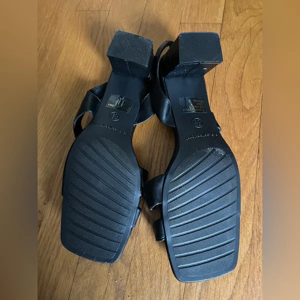 CB Collections 2436-01 SENSATION Black Heels Size 8.5 - Image 3