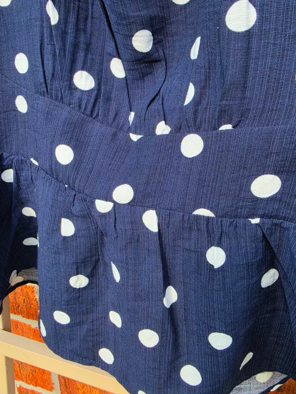 NWT MONTEAU Navy/White Polka Dot Halter Top M - Image 5