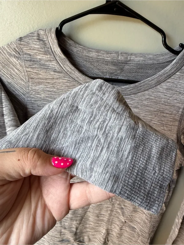 Lululemon Swiftly Tech Lulu Long Sleeve Athletic Running Top Thumbholes - Image 4
