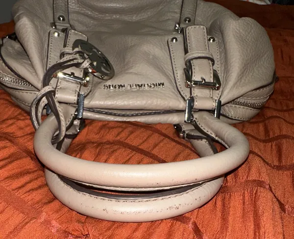 Michael Kors Bedford Medium Belted Leather Satchel – Taupe / Dark Khaki - Image 11