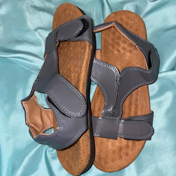 Comfort Sandals Women 9 Grey Adjustable Strap Minimalist Casual - Image 4