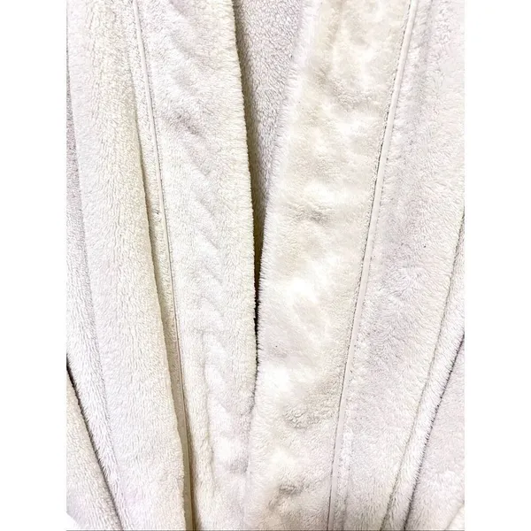 Lord & Taylor White Plush Luxury Robe Size S/M - Image 6