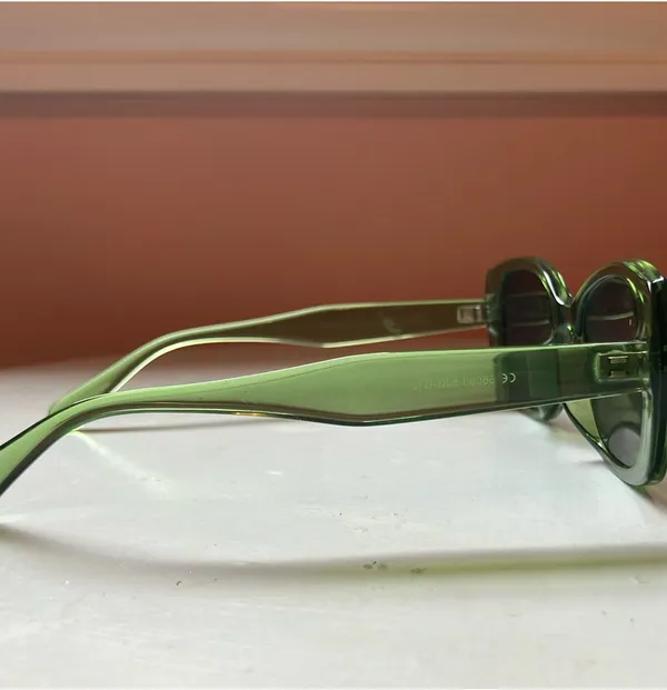 Sunglasses Green - Image 2
