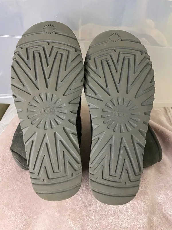 UGG Classic Short Boots women size 8 - Image 7