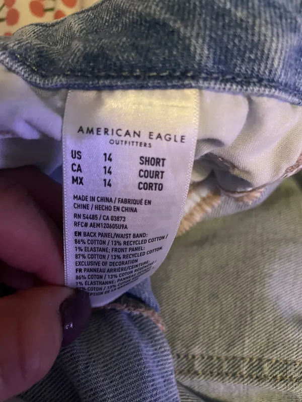 American Eagle Curvy Mom Jean Size 14 short - Image 3