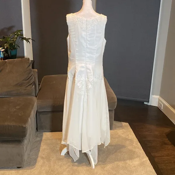 Women’s White Chiffon Formal Dress Floral Lace Detail & Matching Jacket Size 14 - Image 5
