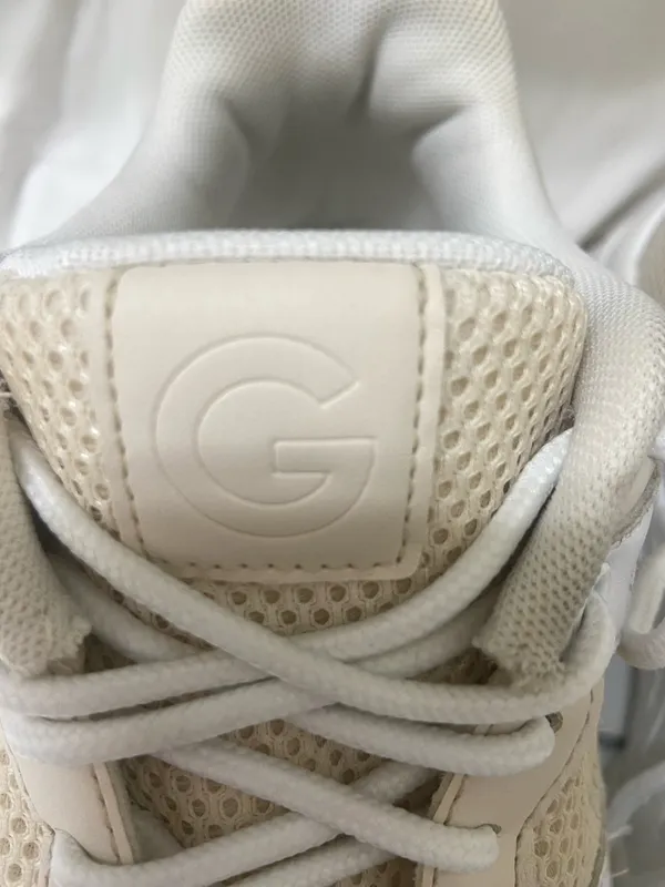 Chunky Sneakers by G by GUESS cream and white trainers 9.5 - Image 4