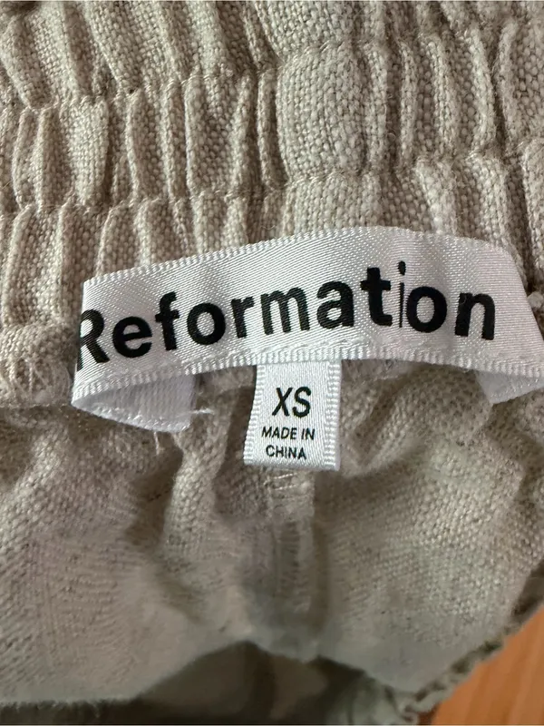 Reformation 100% Linen Ruffle Shorts XS Oatmeal Beige - Image 3