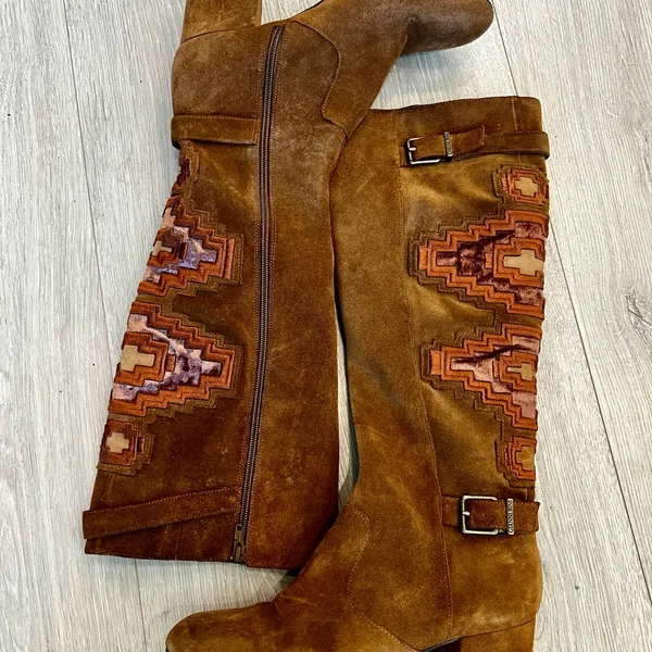 Brown Suede Knee-High Boots with Embroidered Pattern by Gianni Bini - Image 7