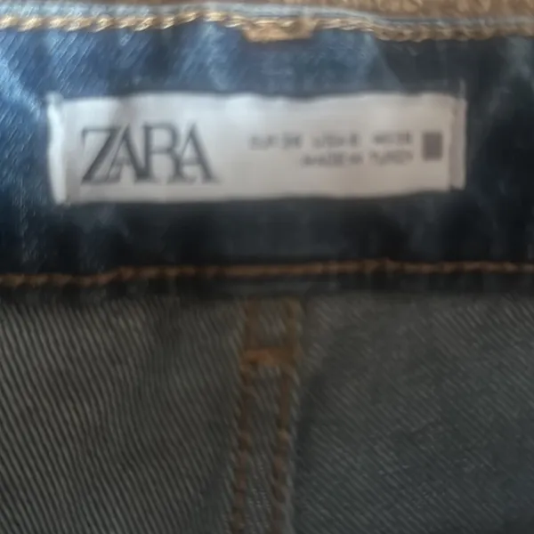 Zara button fly high rise straight leg size 6 - Image 7
